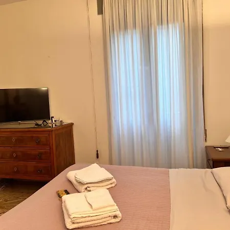 Casa Radiosa Varese Rooms-2