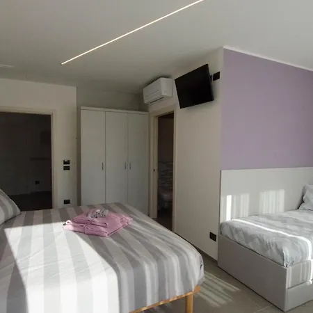 Varese Comfort Room-3